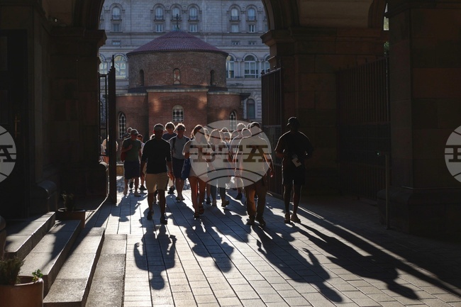 Църквата Ротонда - “Св. Георги” - туристи