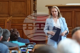 Парламент- заседание - Надежда Йорданова