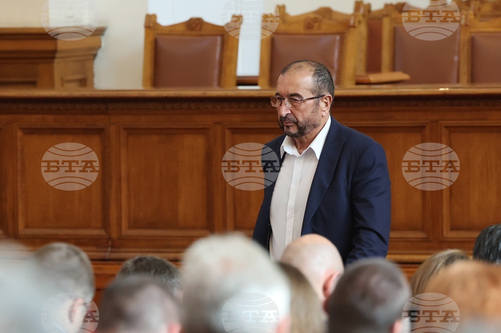 Парламент- заседание - Бранимир Балачев