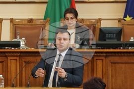 Парламент- заседание - Петър Петров