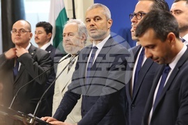 Парламент - Възраждане - пресконференция