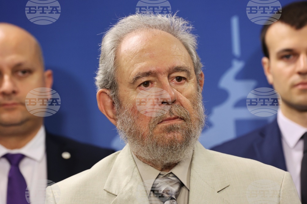 Парламент - Възраждане - пресконференция - Любомир Христов