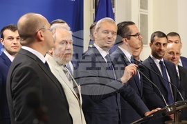 Парламент - Възраждане - пресконференция