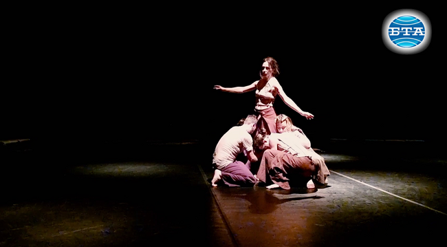 Танцова компания "Дюн" представи премиерно новия си спектакъл "Небе земя" в Бургас