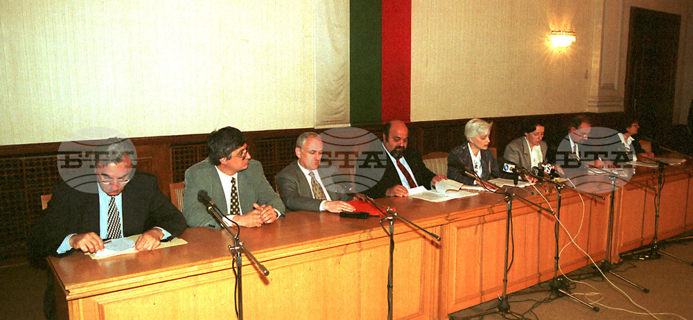 На 1 юли 1997 г. България въвежда валутен борд