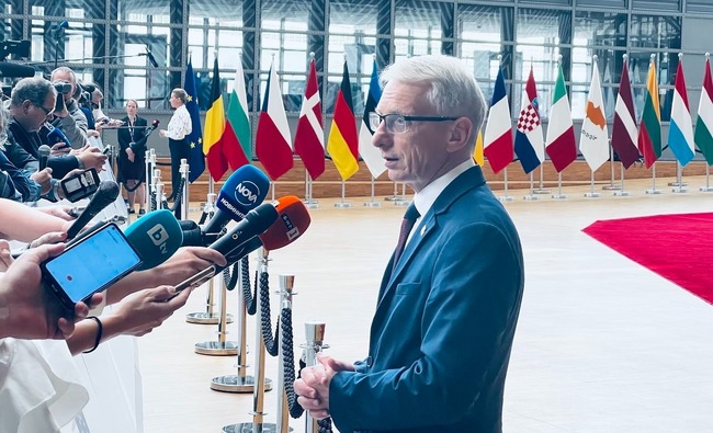 МС: Премиерът защити розовото масло в Брюксел