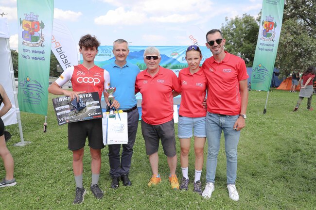 Министерство на младежта и спорта: Министър Илиев награди победителите в изпитанието за колоездачи в обиколката „Витоша 100“