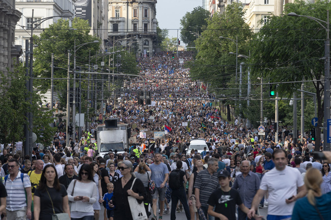 Нов протест „Сърбия срещу насилието“ ще има в петък в Белград, опозицията иска предсрочни избори