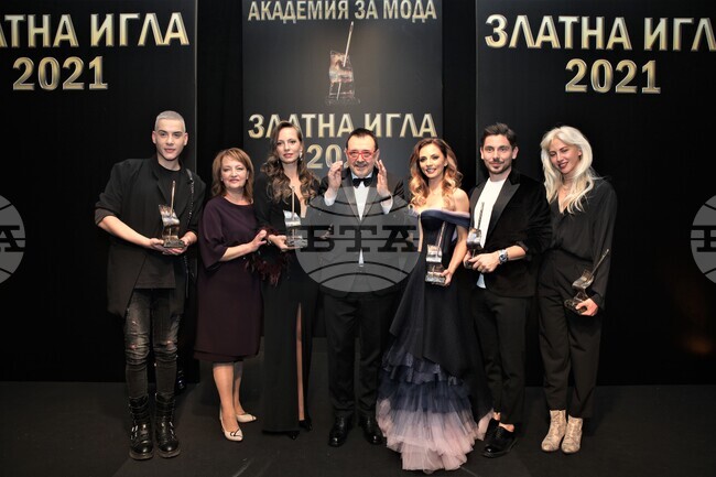 Радослава Лазарова получи "Златна игла" за дизайнер на годината