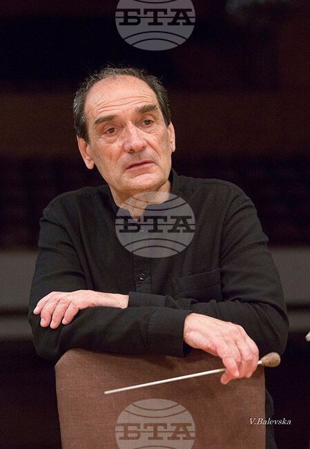 Маестро Емил Табаков и пианистката Анна Федорова гостуват на Софийската филхармония