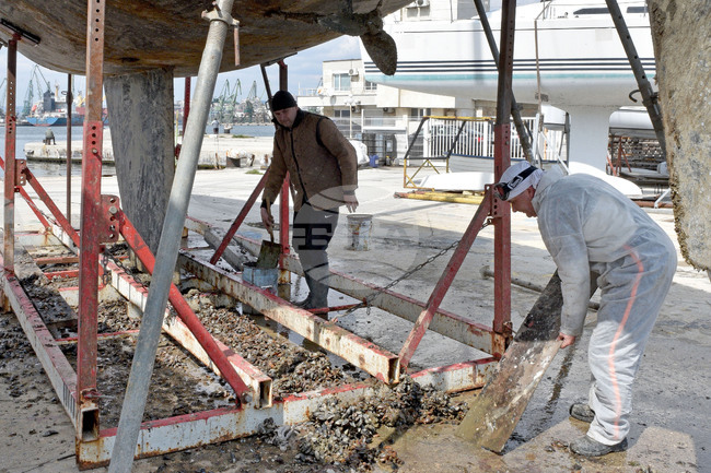 Варна - яхти - почистване