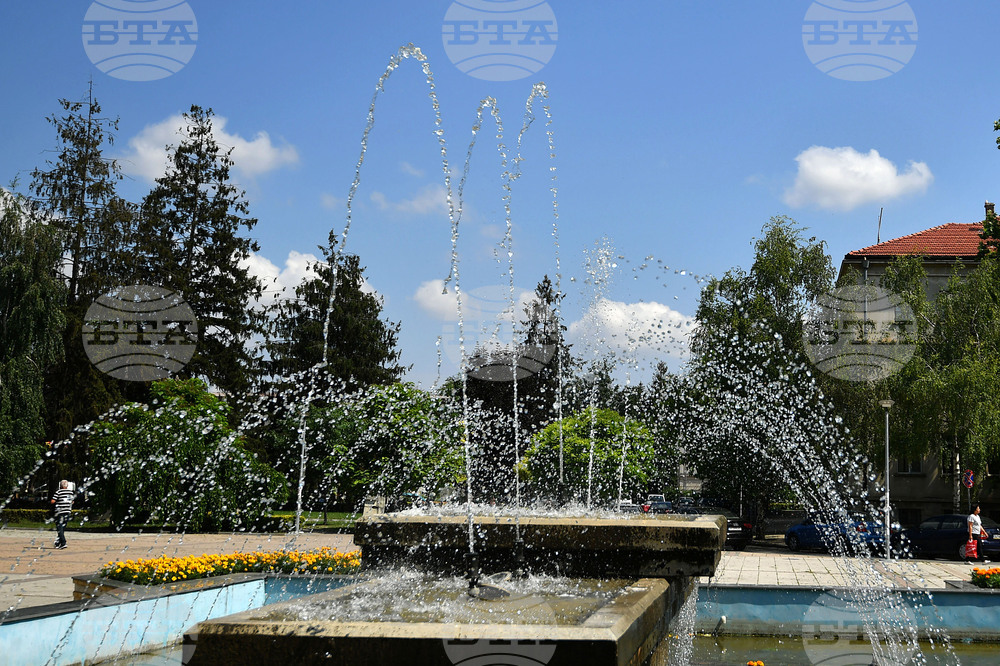 Разград - фонтан - летен сезон