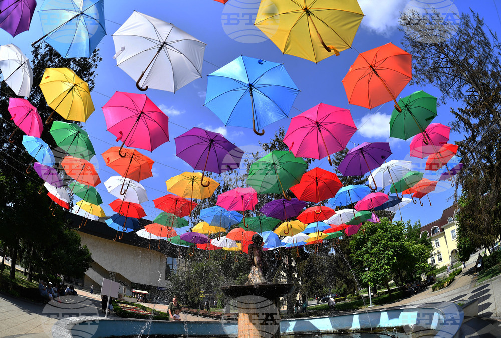 Разград - арт инсталация - чадъри