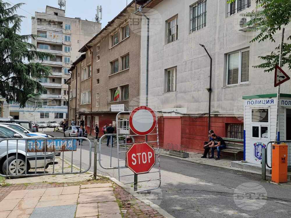 Водач на лек автомобил блъсна дете в Дупница и избяга