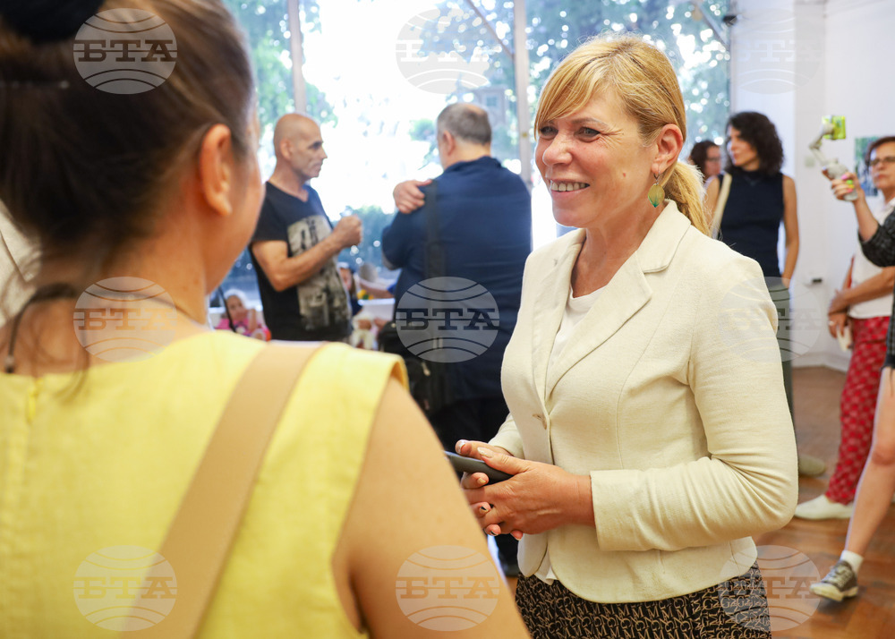 Бургас - Artists connect - международна изложба