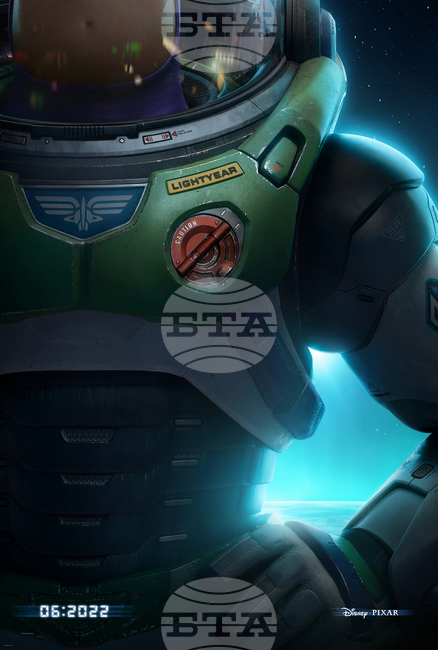 Крис Еванс е новият глас на Баз Светлинна година, премиерата е през юни 2022 г.