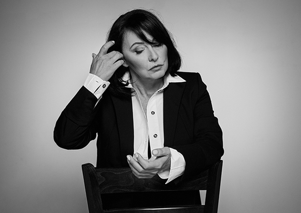 Община Сопот: Мария Лалева се среща с читатели, за да представи книгата си „Пасиансът на архангелите“