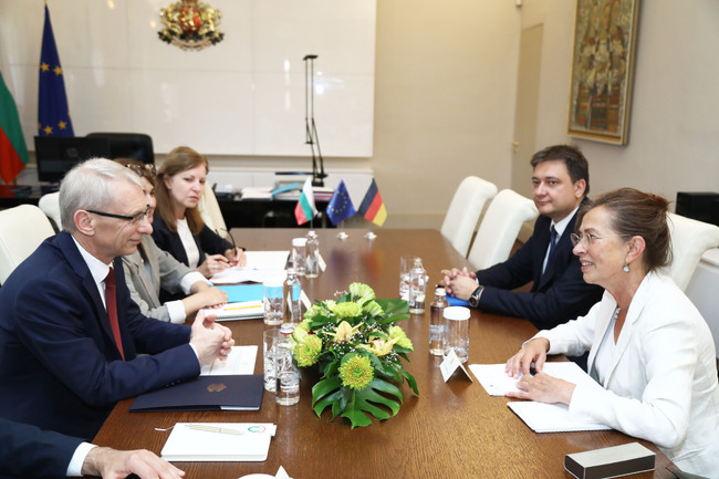 МС: България кани повече германски инвеститори да участват в образователни програми тук 