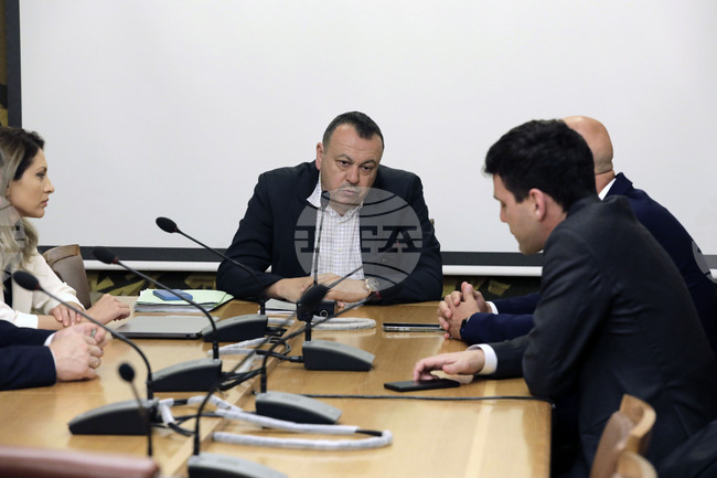 Парламент - Комисия за имунитетите 