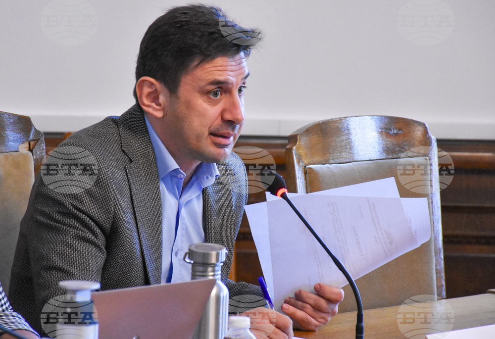 Парламент - Комисия по въпросите на децата, семейството, младежта и спорта - Халил Летифов