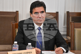 Парламент - Комисия по външна политика