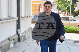 Лидерска среща - отлагане