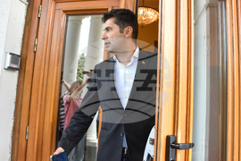 Лидерска среща - отлагане