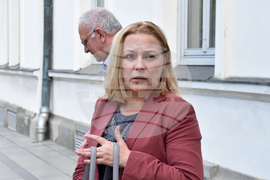 Лидерска среща - отлагане