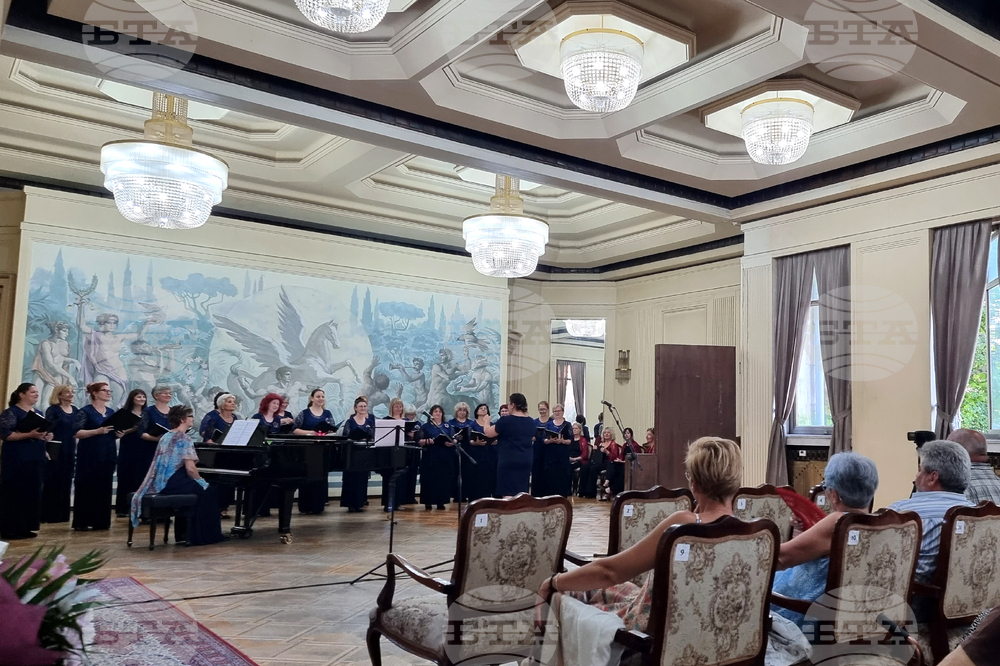 Добрич -  Хор на учителките - Женски камерен хор "LA DIVA" - концерт