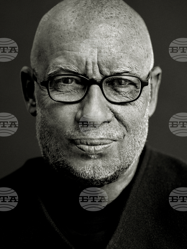 Маестро Денис Ръсел Дейвис: Диригентът не бива да говори, а да показва  (ВИДЕО)