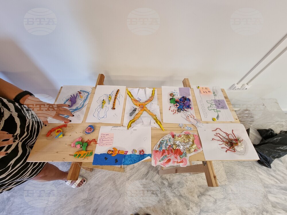 Гърция - Елефсина - Творци пречистват морето край Атина със „съвременна елевсинска мистерия“