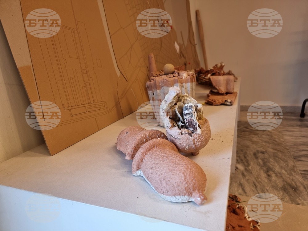 Гърция - Елефсина - Творци пречистват морето край Атина със „съвременна елевсинска мистерия“