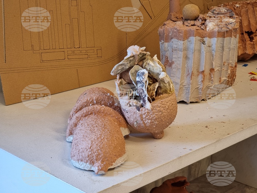 Гърция - Елефсина - Творци пречистват морето край Атина със „съвременна елевсинска мистерия“