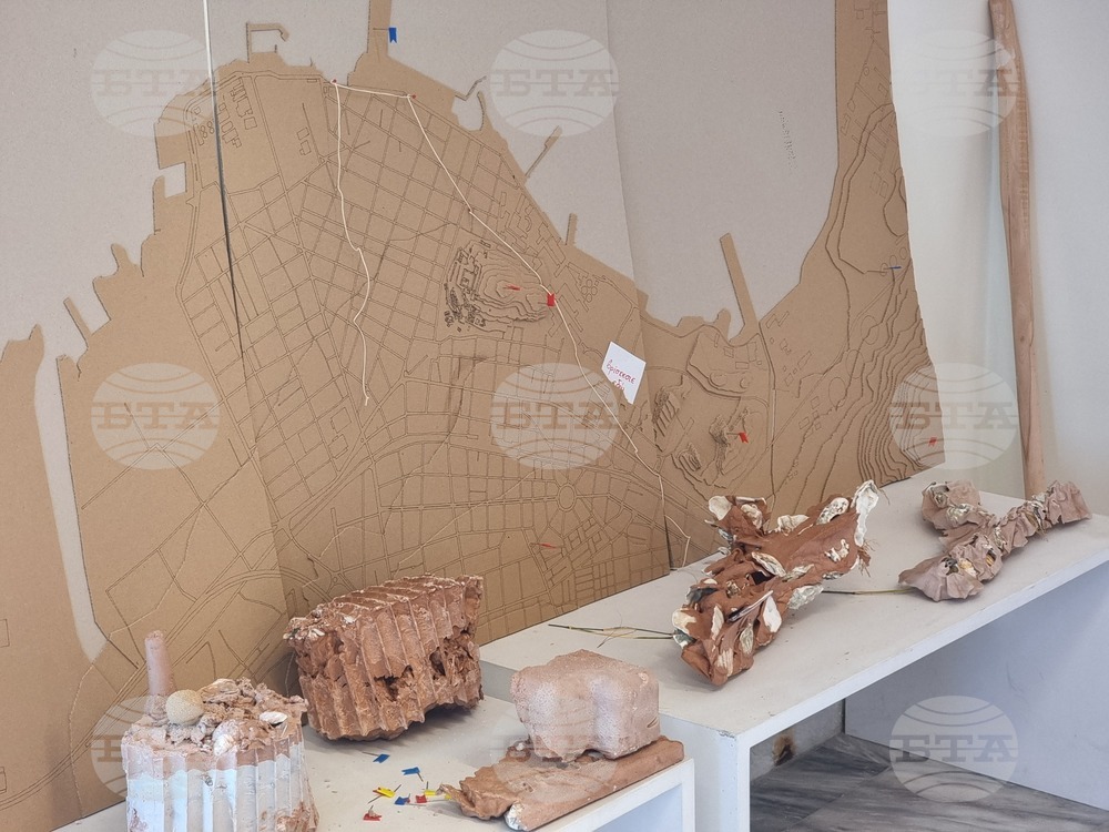 Гърция - Елефсина - Творци пречистват морето край Атина със „съвременна елевсинска мистерия“