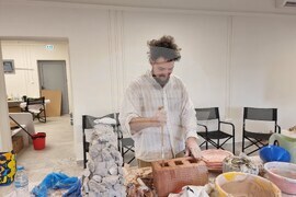 Гърция - Елефсина - Творци пречистват морето край Атина със „съвременна елевсинска мистерия“