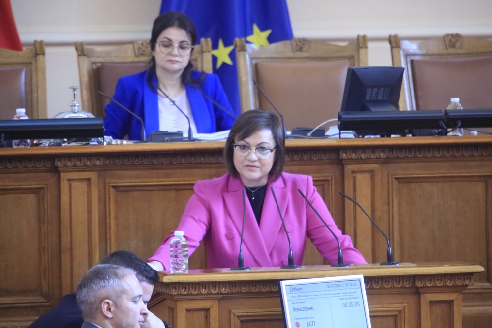 Нинова: Това правителство има две задачи – да въвлече България във войната и да прокара джендър идеологията