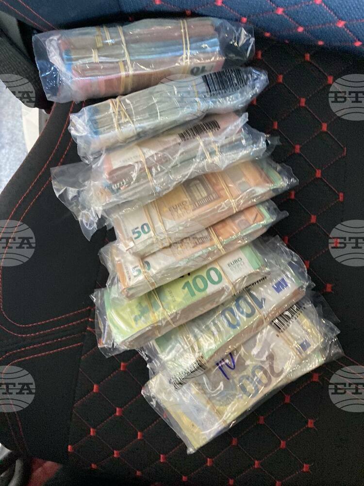Недекларирана валута за над 660 000 лв. е задържана на "Капитан Андреево"
