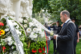 МВР - паметник - венци