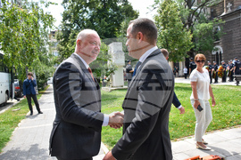 МВР - паметник - венци