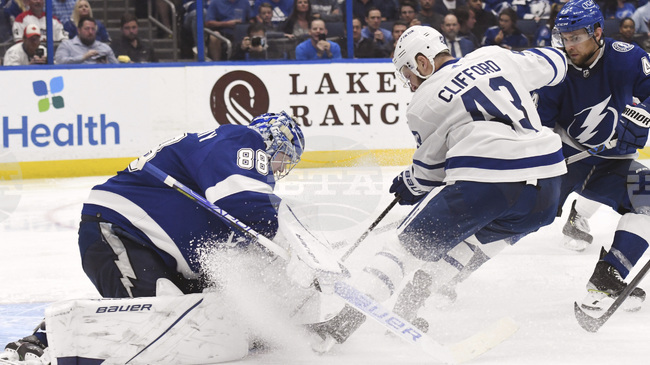 Нападателят Кайл Клифърд се отказва след 13 сезона в НХЛ, получава пост в Торонто Мейпъл Лийфс 
