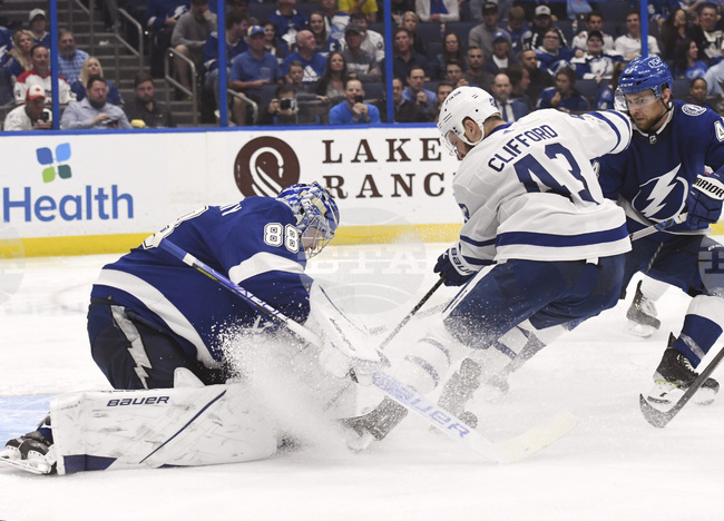 Нападателят Кайл Клифърд се отказва след 13 сезона в НХЛ, получава пост в Торонто Мейпъл Лийфс 