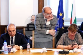 Народно събрание - Комисия по правни въпроси