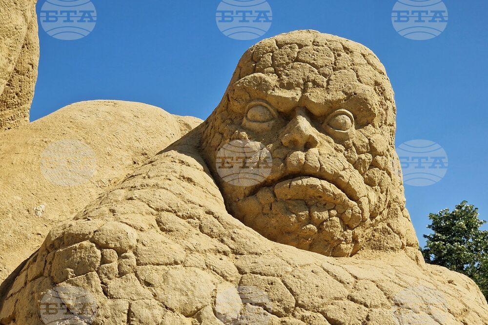 Бургас - фестивал на пясъчните скулптури