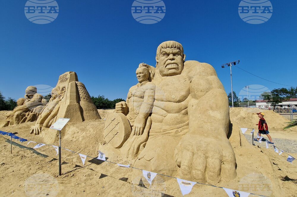 Бургас - фестивал на пясъчните скулптури