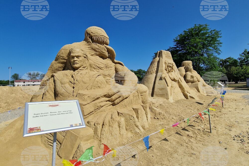 Бургас - фестивал на пясъчните скулптури