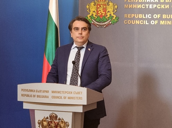 Основните параметри на бюджета са ясни и не са променени, заяви министърът на финансите Асен Василев