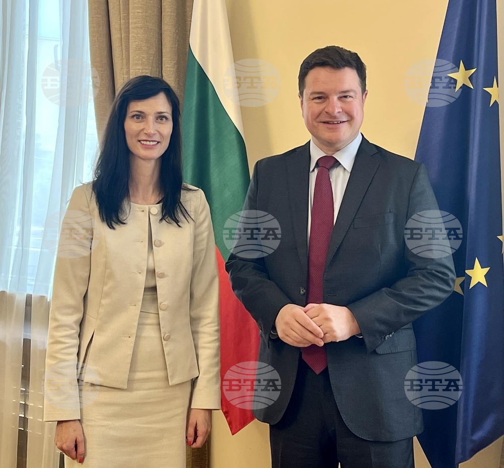 FM Gabriel, British Ambassador Dixon Discuss Deepening of Bilateral Cooperation
