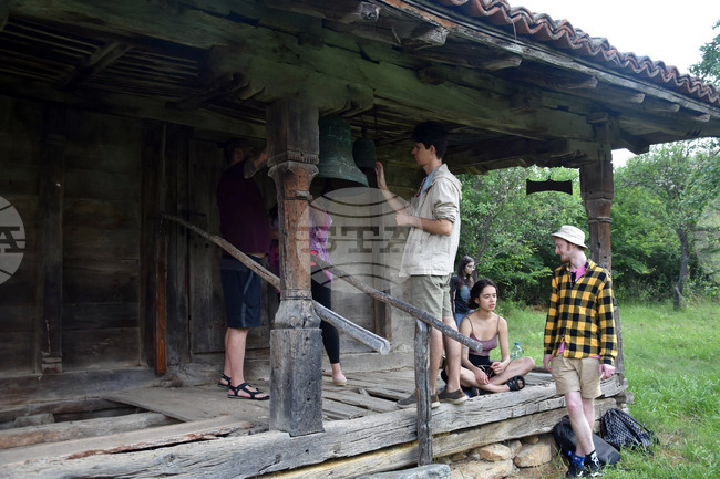 Сърбия - Село Извор   