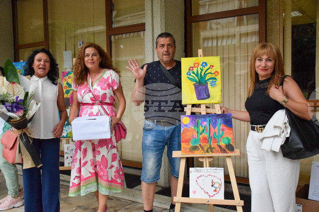 Благоевград - благотворителна изложба