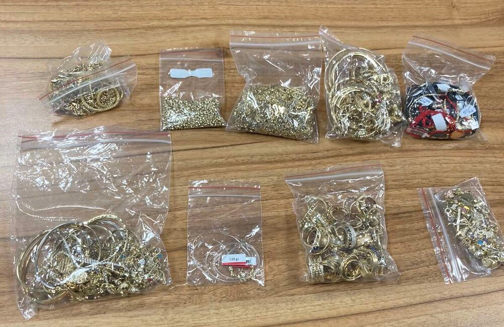 Окръжна прокуратура - Хасково привлече като обвиняема румънска гражданка за контрабанда на златни накити за 84 707 лева